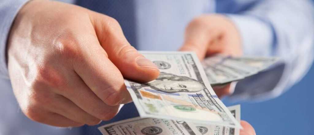 Baj&oacute; el d&oacute;lar blue, mientras que las acciones y bonos subieron 