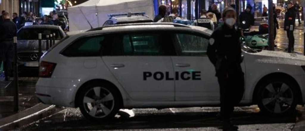 Horror en París al encontrar a una niña de 12 años asesinada en un baúl