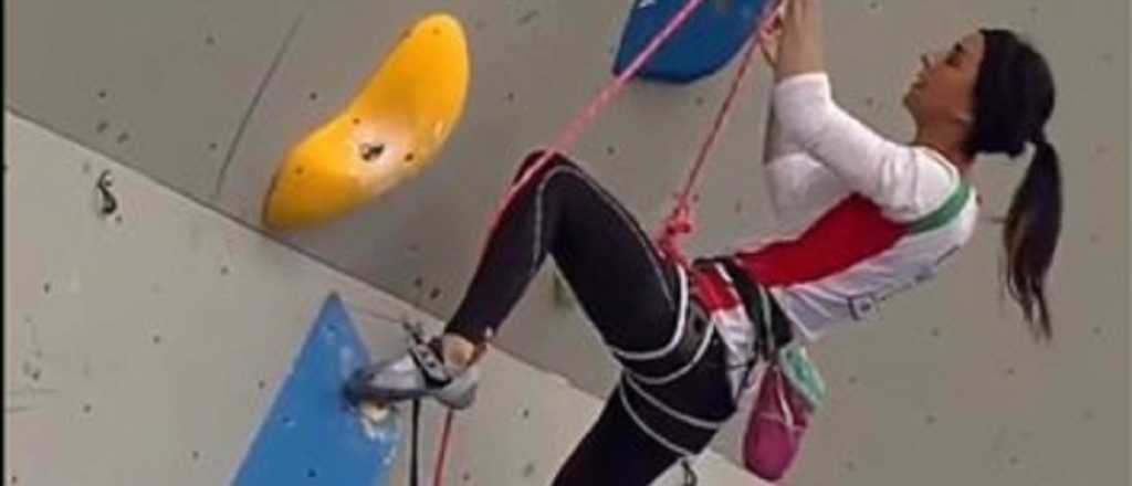La atleta iraní que compitió sin velo podría ser detenida