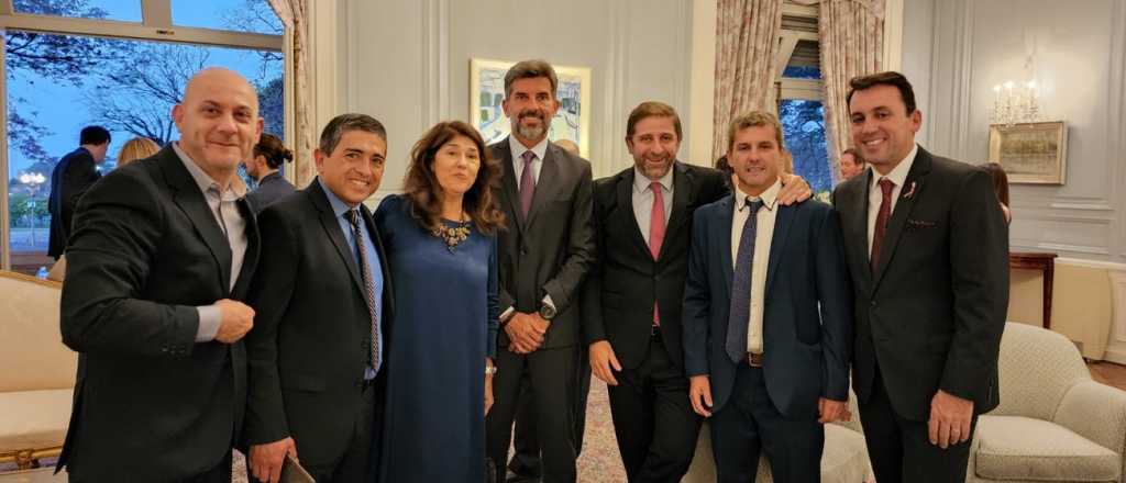 Rodríguez Larreta e intendentes mendocinos, contra el cambio climático