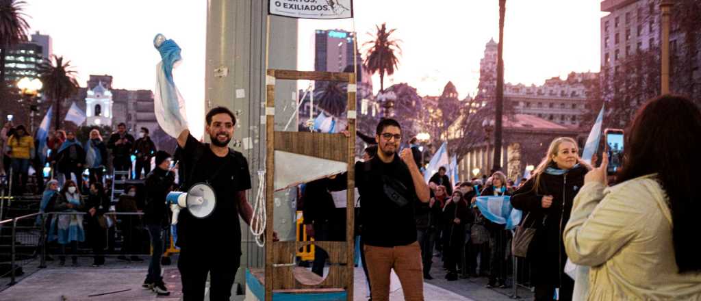 Amenazas a CFK: detuvieron a tres referentes de Revolución Federal