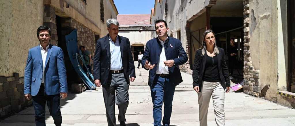 Los lugares que visit&oacute; Prat-Gay en Godoy Cruz y qu&eacute; dijo de los j&oacute;venes