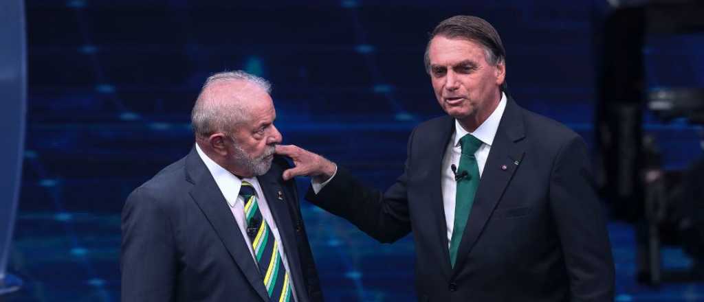 Lula Da Silva no fue a un debate y Bolsonaro habló solo una hora