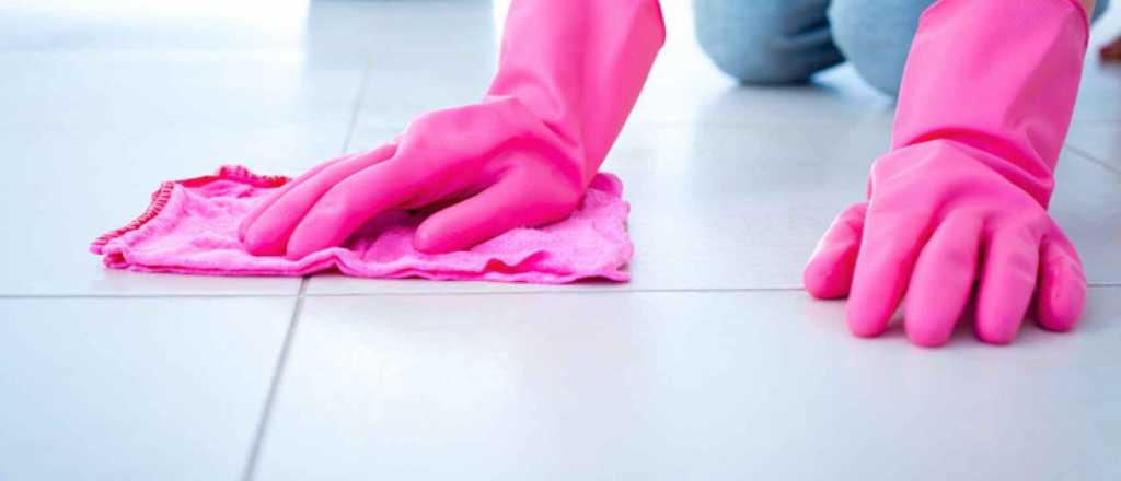 Trucos infalibles para eliminar las manchas de grasa en el piso