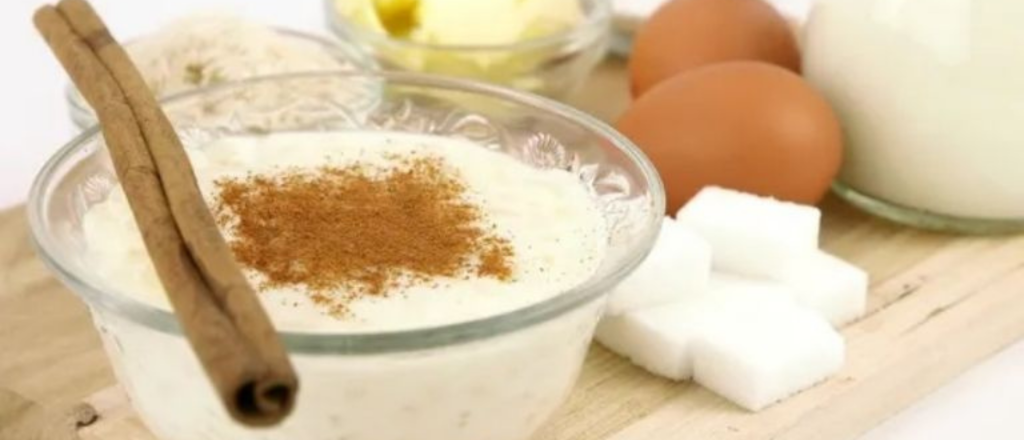 Cómo hacer un postre casero con leche, canela y huevo