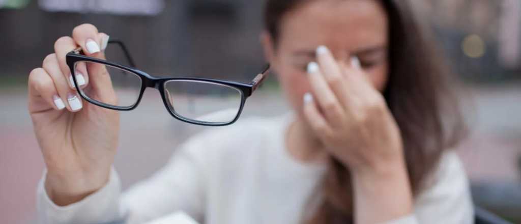 Cuál es la forma correcta de limpiar los anteojos sin dañarlos