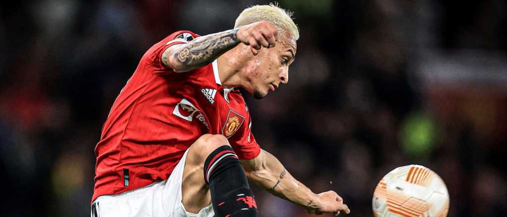 Una leyenda del Manchester liquid&oacute; a Antony por el lujo innecesario que hizo