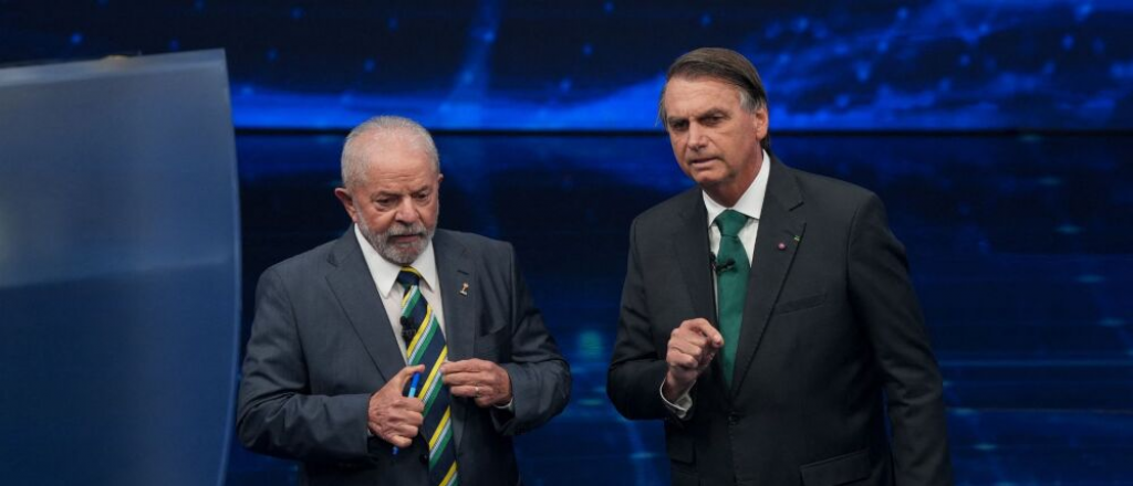Un Brasil dividido elige en máxima tensión entre Lula y Bolsonaro