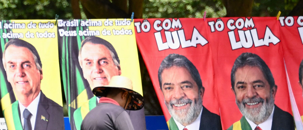 La hora de la verdad para Lula y Bolsonaro, en el balotaje más tenso de Brasil