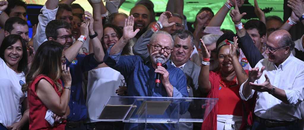 Primer discurso de Lula, presidente electo: "Hay que reconstruir el alma del país"