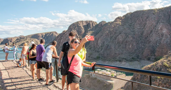 Mendoza espera ocupación total para el último fin de semana largo de 2022 - Mendoza Post