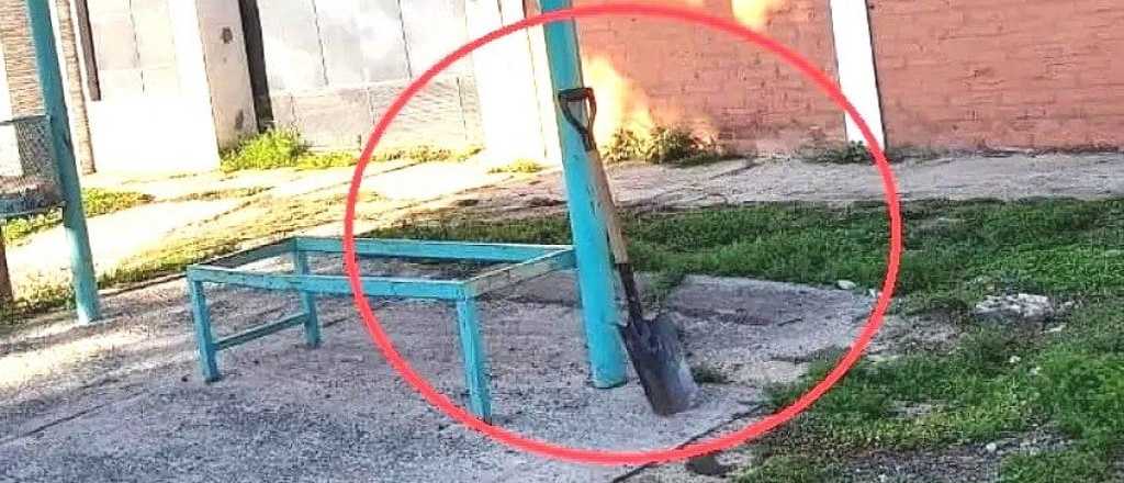 Nadie quiere agarrar la pala: estuvo dos d&iacute;as en la calle y nadie se la llev&oacute;