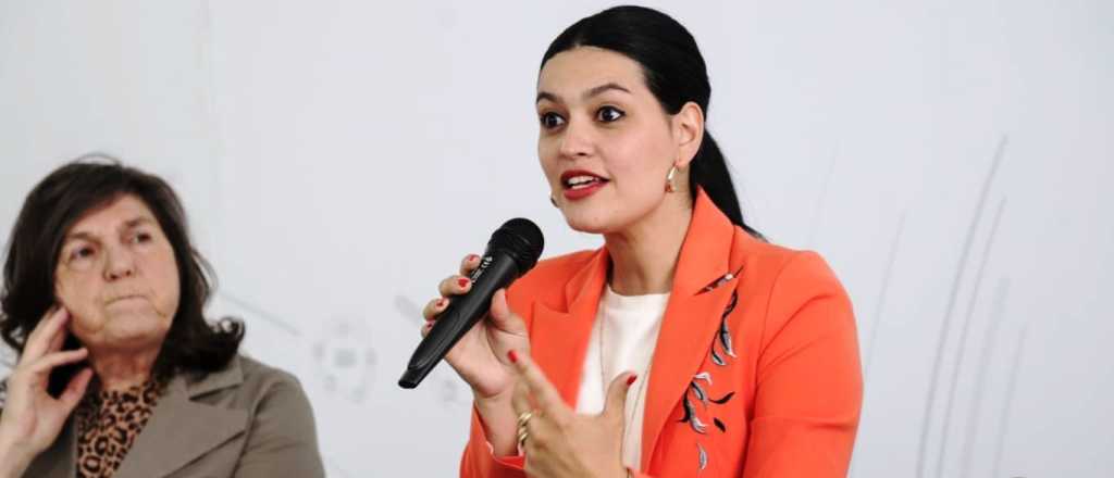 Flor Dest&eacute;fanis, la surgente "reina" peronista 