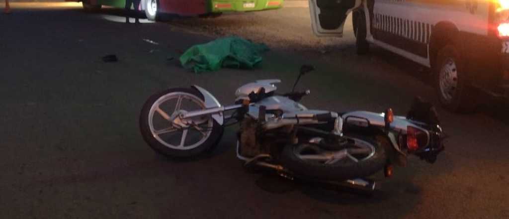 Murió un motociclista en Las Heras al chocar contra un micro