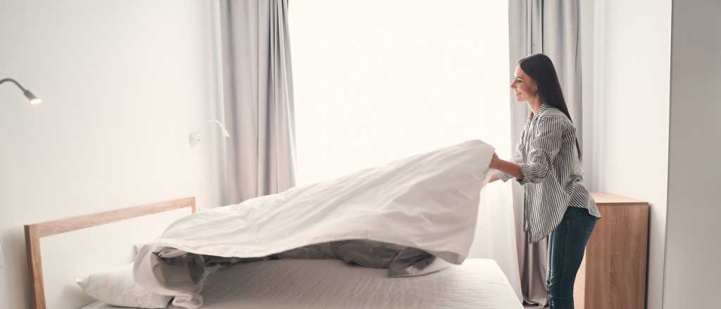 La mejor manera de limpiar las almohadas y eliminar los ácaros