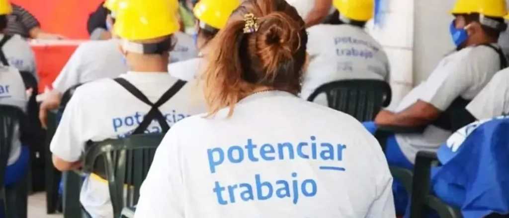 No hay plan que por bien no venga: cobran asignaciones y compraron d&oacute;lares