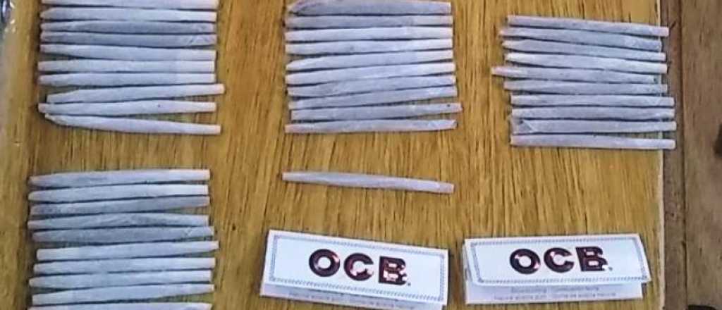 Lo detuvieron con 31 porros en Guaymall&eacute;n