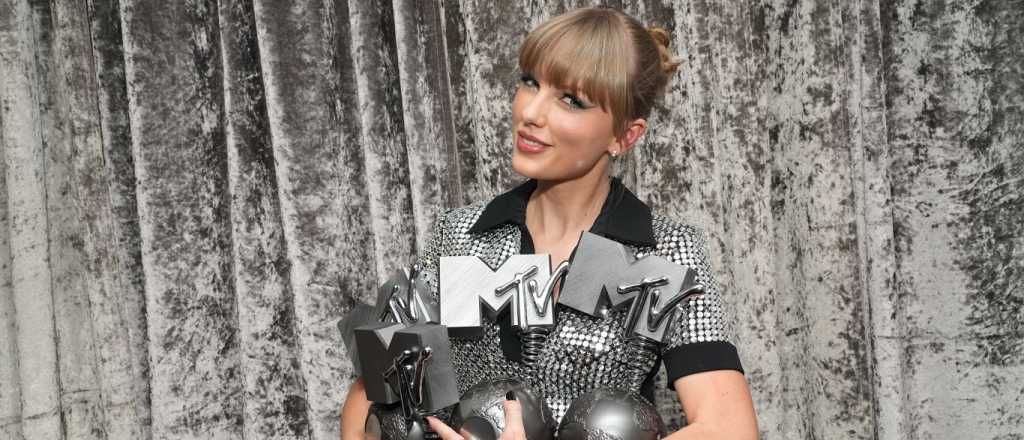 Taylor Swift arrasó con todo en los premios MTV EMA 2022 