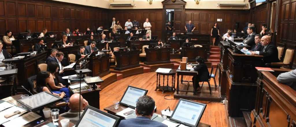 Mendoza tiene Presupuesto 2023 con apoyo del peronismo para las obras