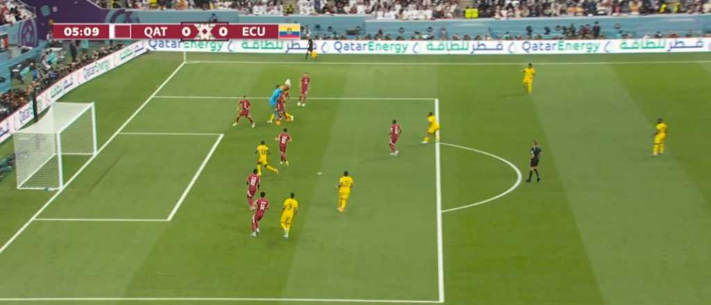 La primera pol&eacute;mica del Mundial: as&iacute; fue el gol que le anularon a Ecuador