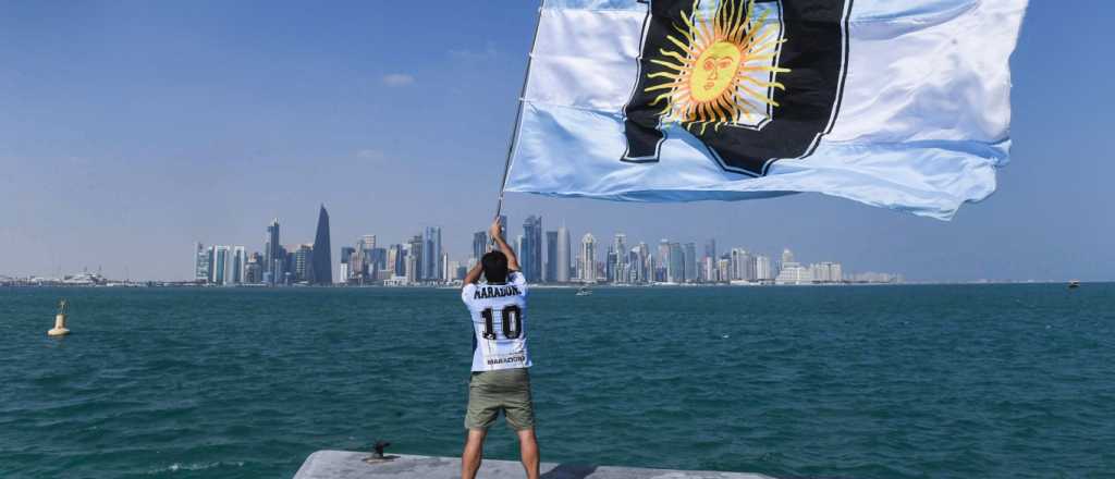 Videos: banderazo argentino en Qatar, a horas del debut de la Selección 