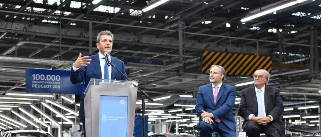 Massa anunci&oacute; que bajar&aacute; impuestos a las exportaciones automotrices