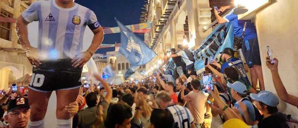 Banderazo argentino en Qatar: Messi, Maradona y el Obelisco