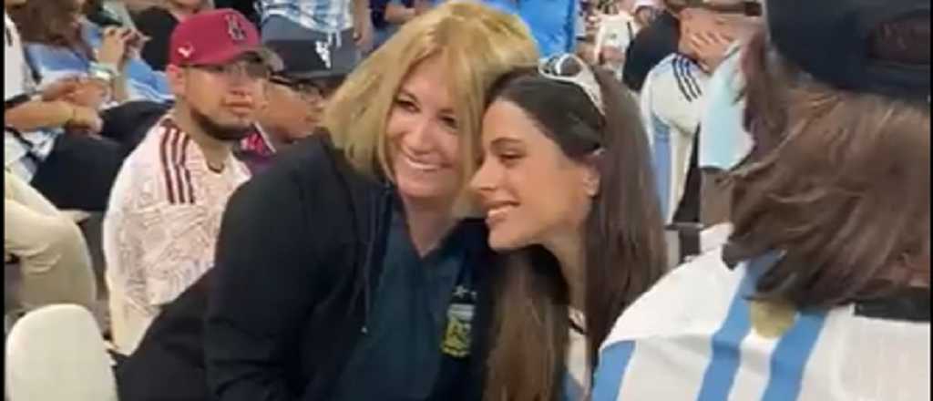 Video: así llegó Tini Stoessel al estadio para alentar a Argentina y a De Paul 