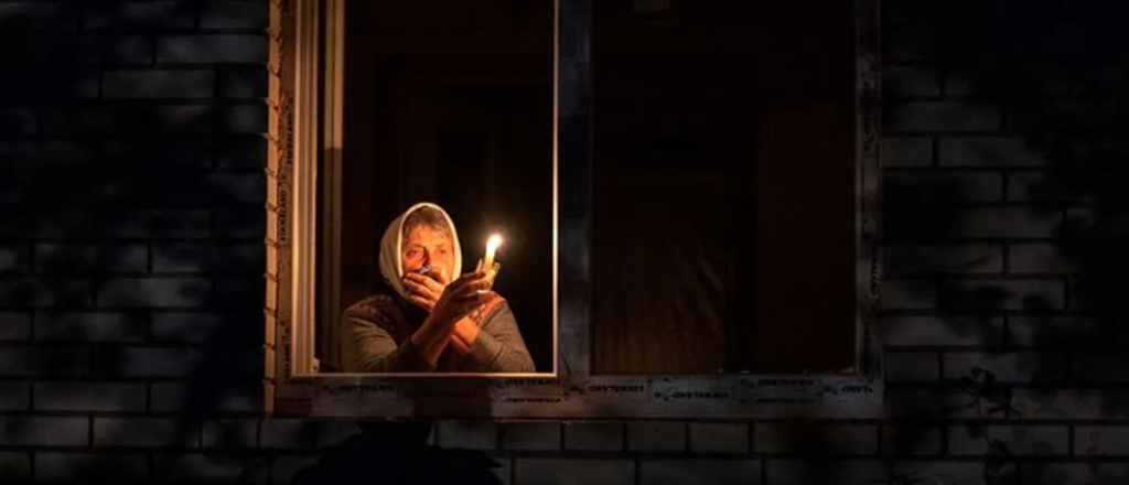 Contin&uacute;an los apagones de emergencia en la capital de Ucrania