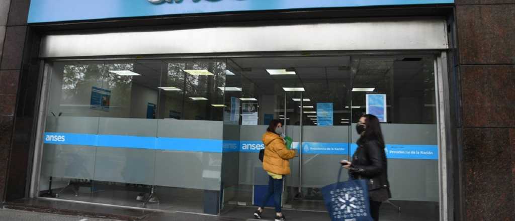 Una adolescente de 17 a&ntilde;os cobrar&aacute; por s&iacute; misma la AUH