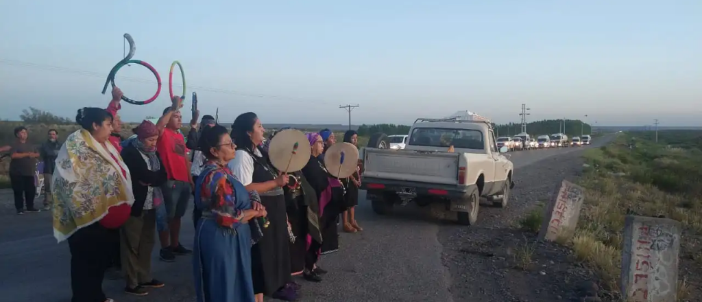 Mapuches cortan el acceso a Vaca Muerta: ordenaron el desalojo