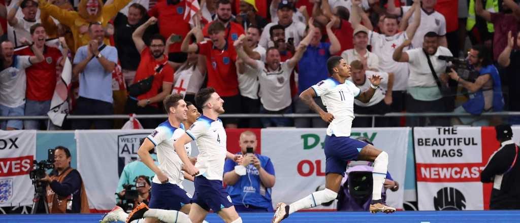 Inglaterra volvi&oacute; a golear, est&aacute; en octavos y su delantera mete miedo