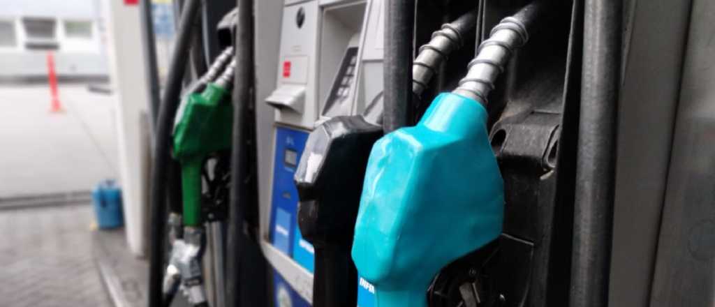 Postergan otra vez el aumento al impuesto de los combustibles