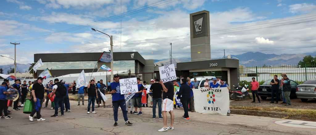 Despidos en una f&aacute;brica de piletas de Las Heras: qu&eacute; pasar&aacute; con los trabajadores