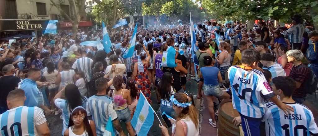 Locura en Mendoza: explotaron las calles por el triunfo de Argentina