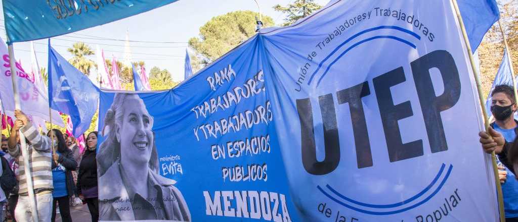 Trabajadores de la econom&iacute;a popular exigen alimentos para las fiestas