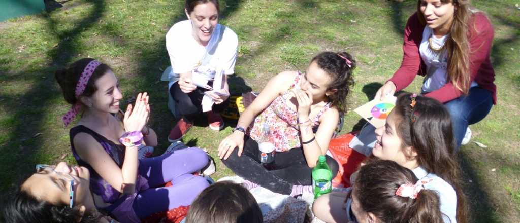 As&iacute; se la rebuscan los adolescentes para llevar alcohol a los festejos