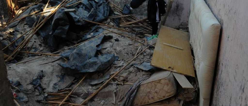 Un niño y su abuela resultaron heridos en un derrumbe en Godoy Cruz