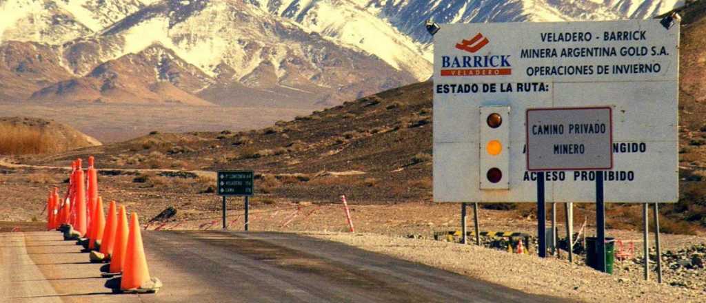 Barrick se reestructura, vende en Chile y refuerza su presencia en San Juan