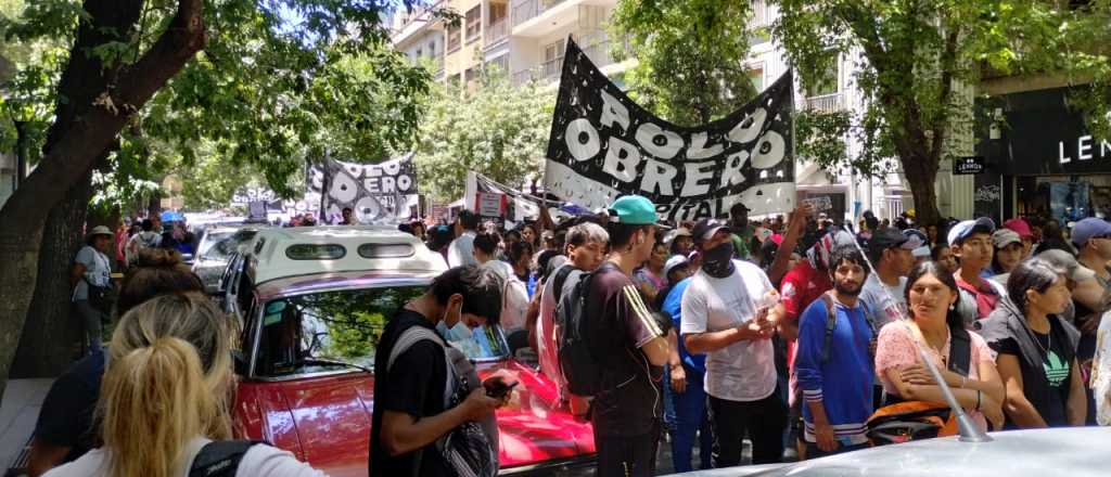 El Polo Obrero volvió a cortar las calles de Mendoza