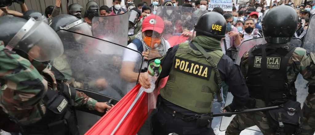 Videos: incidentes en Perú entre seguidores de Castillo y la Policía