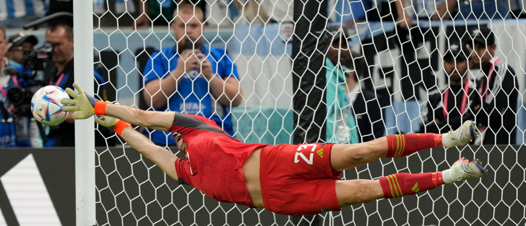 As&iacute; fueron las atajadas del Dibu Mart&iacute;nez que nos dieron el pase a semifinales