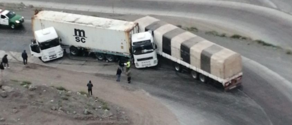 Tránsito suspendido para camiones en el Paso Cristo Redentor por un choque