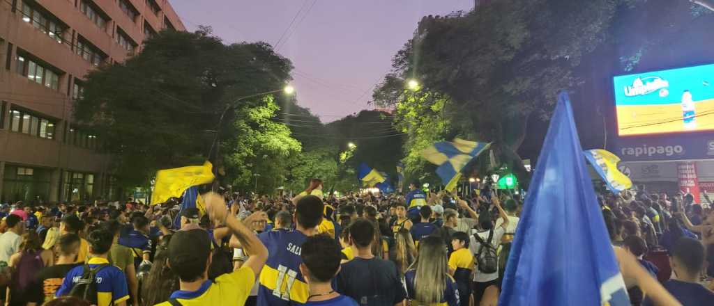 Hinchas de Boca coparon la peatonal por los festejos en su día