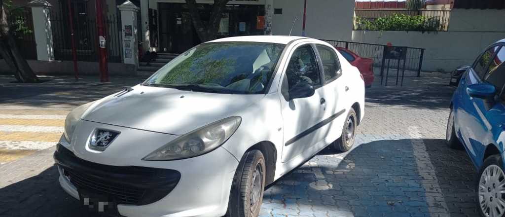 Golpe&oacute; a un "remisero trucho" porque no lo llev&oacute; a su casa en Las Heras