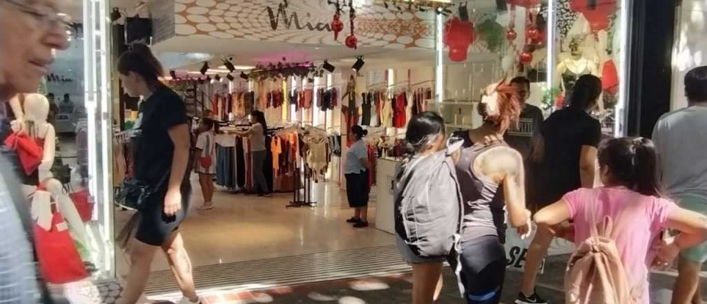 Por quinto mes consecutivo cayeron las ventas minoristas en el pa&iacute;s