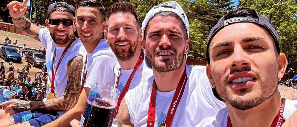 Videos y fotos: impactante caravana de la selecci&oacute;n, desde adentro 