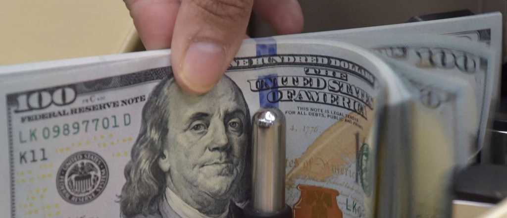 El blue sube $8 y est&aacute; cerca del d&oacute;lar "Qatar"