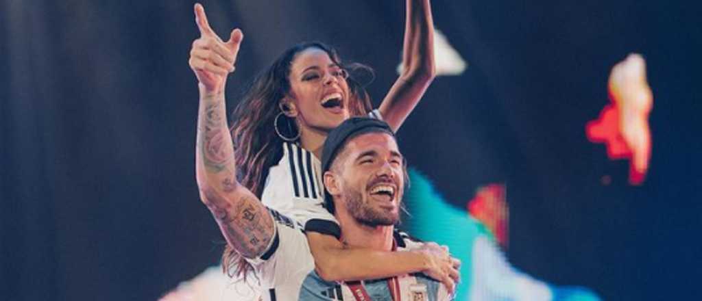 Rodrigo De Paul se subi&oacute; al escenario en el recital de Tini 