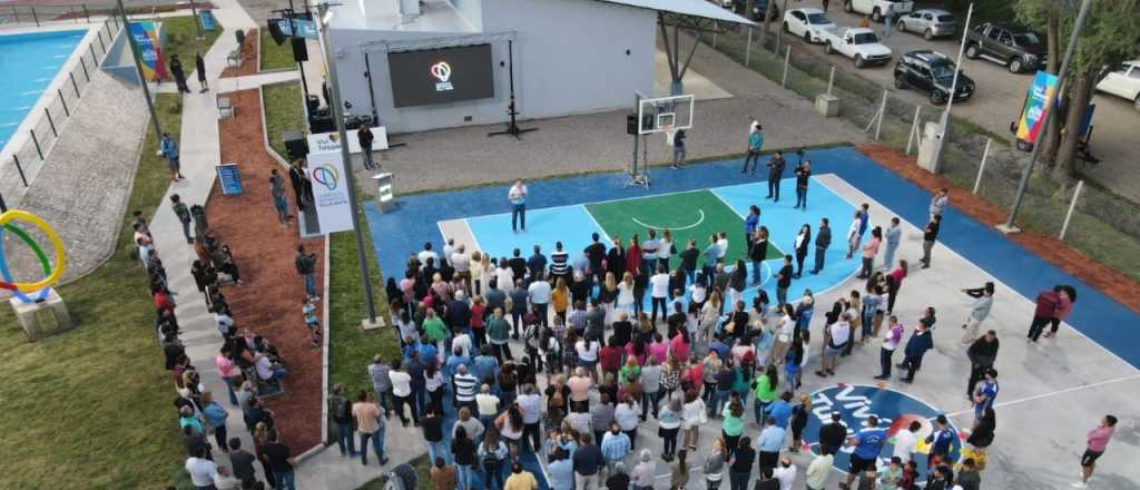 Tunuyán inauguró un complejo deportivo en Colonia Las Rosas
